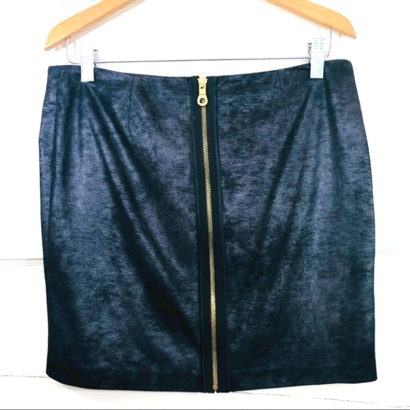 JAYGODFREY Dresses & Skirts - JAY Godfrey Faux Black & Gold Suede Mini Skirt Size 6